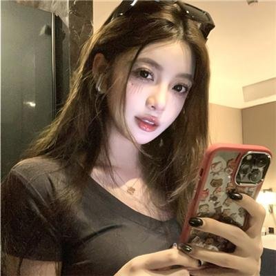 水中的女人